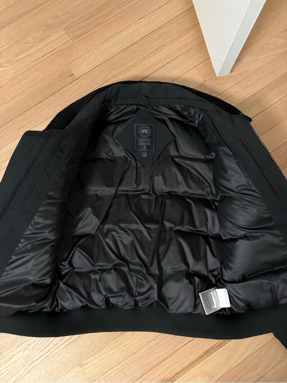 Like new Canada Goose Bomber Jacket with Sherpa Collar - Picture 5 of 15